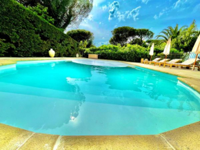 Villa provençale Golfe St Tropez climatisée piscine chauffée, Spa, billard, Wifi haut débit pro